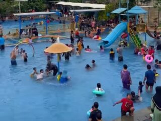 Nikmati Libur Panjang, Objek Wisata Binuang Waterpark di Padati Pengunjung