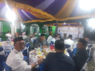 Danlanal Bintan Hadiri Buka Puasa Bersama dan Shalat Tarawih di Bintan