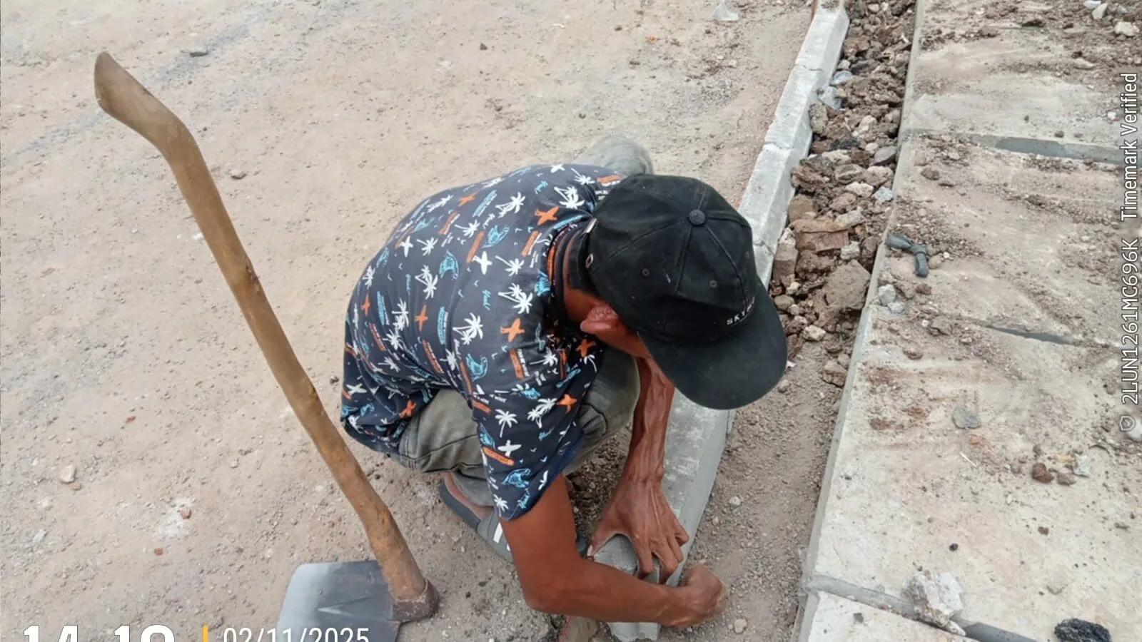 Peningkatan Kualitas Pemukiman Kumuh Paket 1 Curug Kemanisan Diduga Hamburkan Uang Negara 1 intipena.com IMG 20251106 WA0089 edited