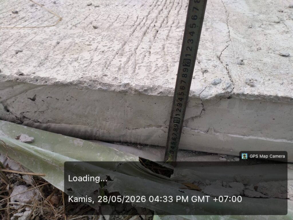 Diduga Proyek Bodong, Jalan Betonisasi di Serang Bermasalah: Kualitas di Bawah Standar dan Tanpa Papan Informasi 2 intipena.com 24813