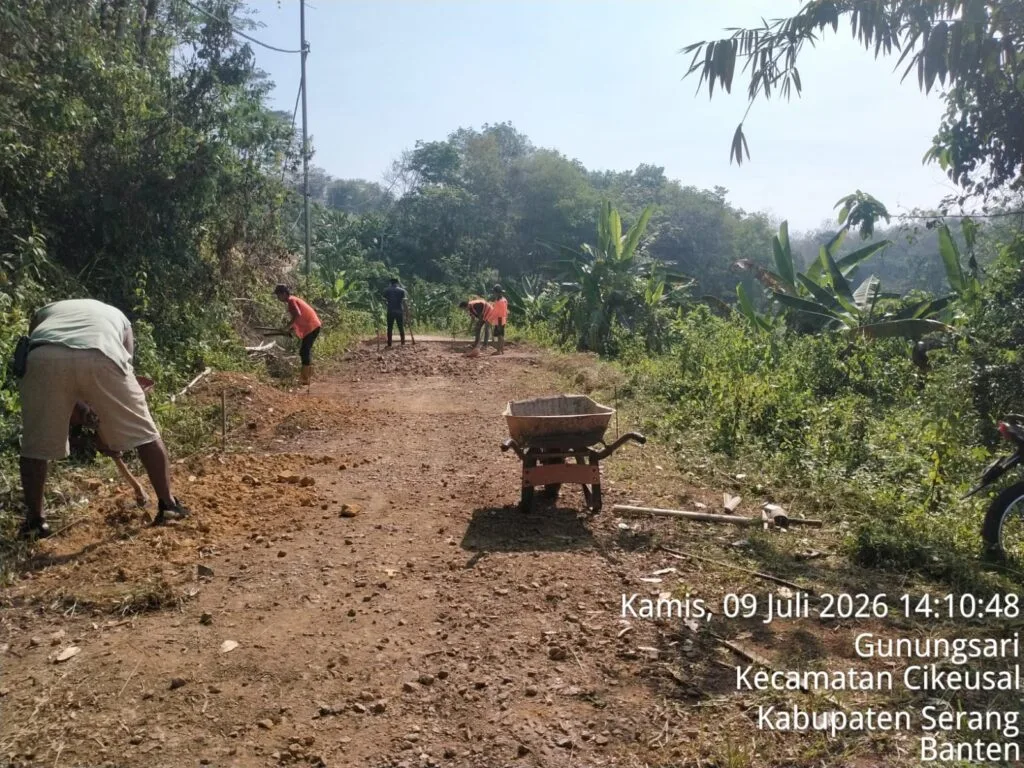 Diduga Melanggar Aturan, Pemasangan Paving Block Area Bmkg Menuai Protes Warga Kabupaten Serang 1 intipena.com 177088