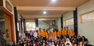 Risma Dan Kkm Kelompok 17 Universitas Primagraha Aktifkan Kembali Tpa Masjid Baitul Mu’min Cirogol