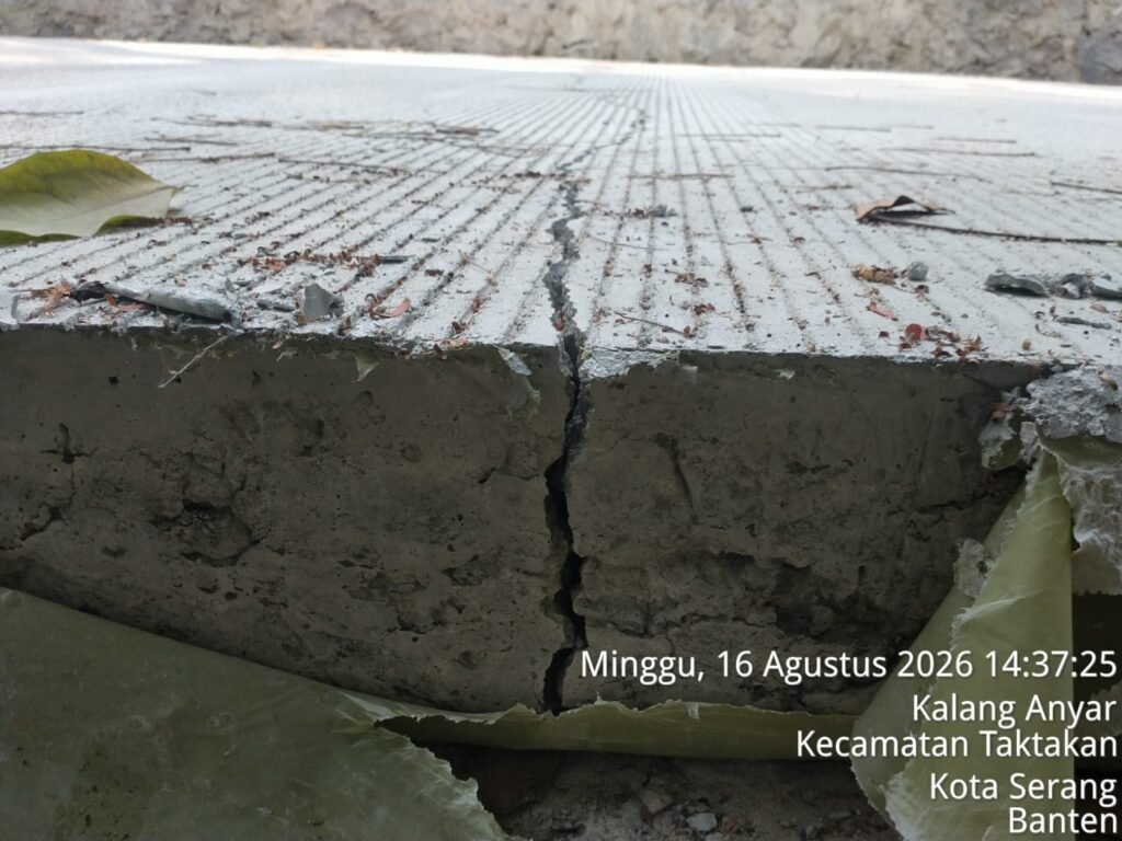 Diduga Proyek Rekonstruksi Jalan Jakung-gedeg Bankeu Dikerjakan "Asal Jadi", Kualitas Beton dipertanyakan Meski Anggaran Tembus Rp 4,9 Miliar. 1 intipena.com 325192