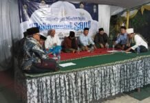 WARGA MUSOLLAH UMMUL QURO RT.18/RW.05 MERIAHKAN PERINGATAN MAULID NABI MUHAMMAD SAW 1448 H