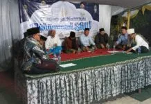 WARGA MUSOLLAH UMMUL QURO RT.18/RW.05 MERIAHKAN PERINGATAN MAULID NABI MUHAMMAD SAW 1448 H